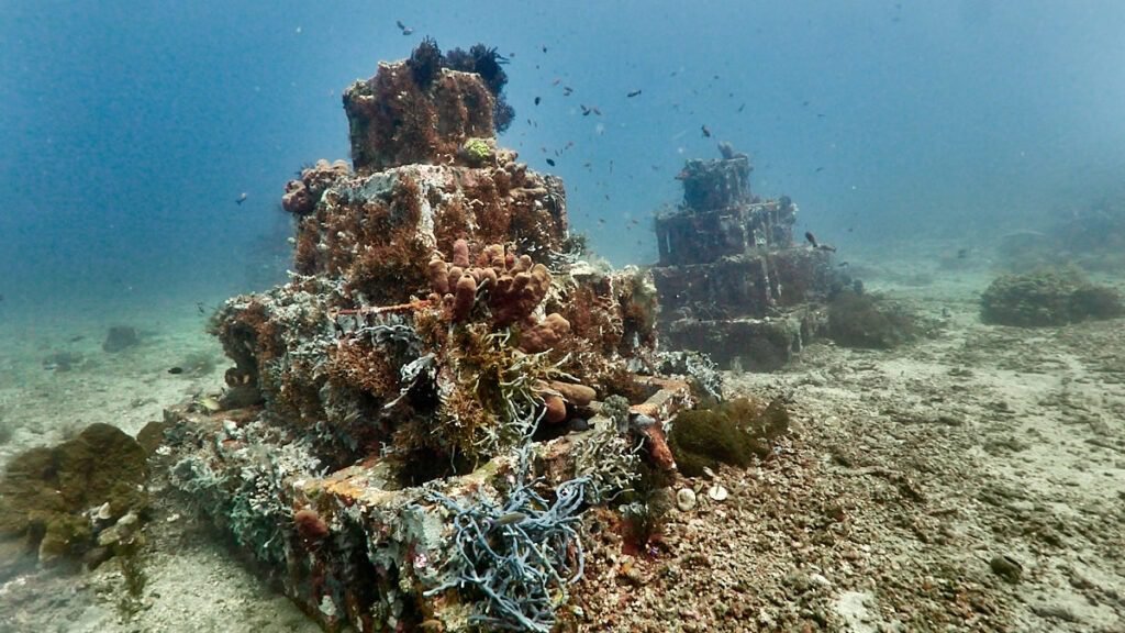 Diving in Amed - Pyramids